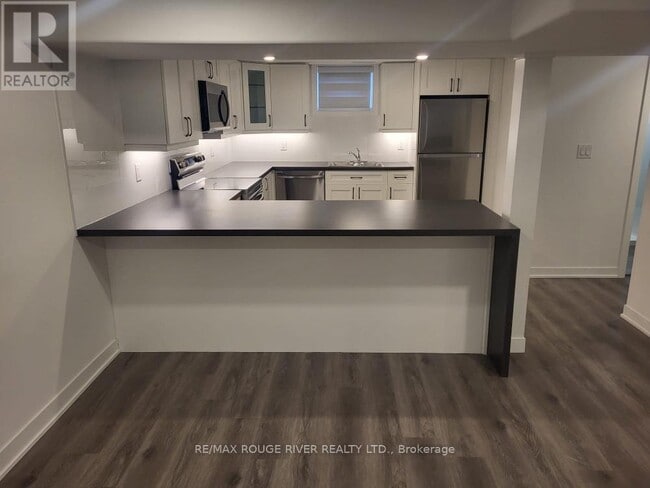 Building Photo - 116 Elinor Ave