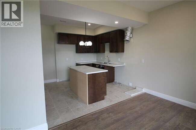 Building Photo - 1395 Bleams Rd