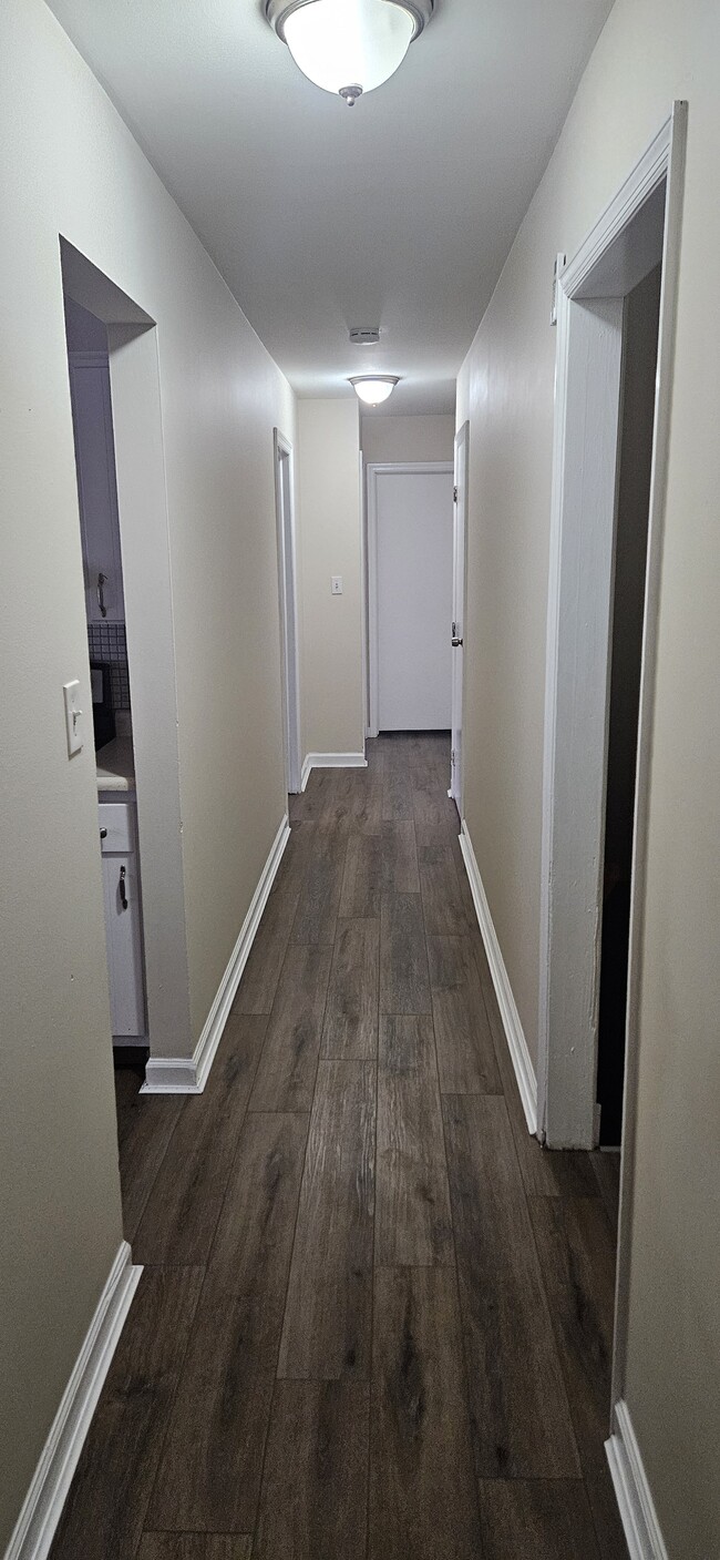 Wallway - 232 Cincinnati Ave