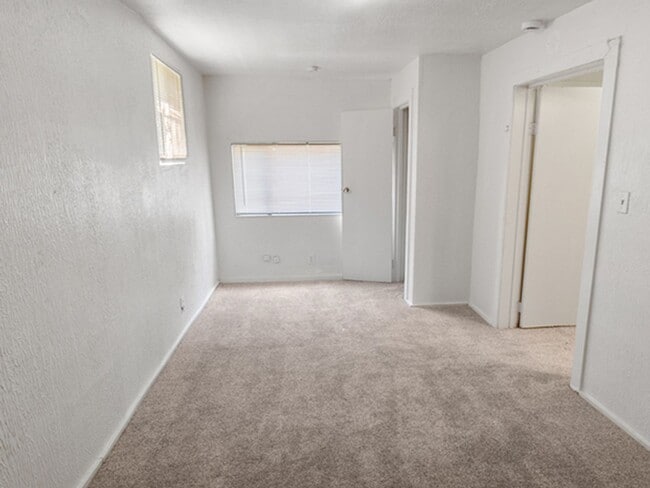 Photo - 698 BROCKHURST STREET APT A-C