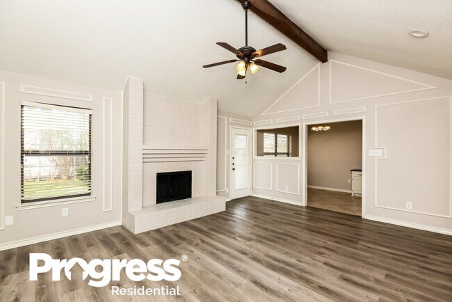 Building Photo - 5700 Acapulco Dr