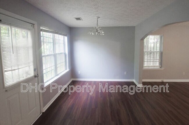 Foto del edificio - 941 Windwood Ct