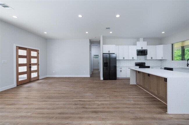 Foto del edificio - 354 Peach Pt Ln