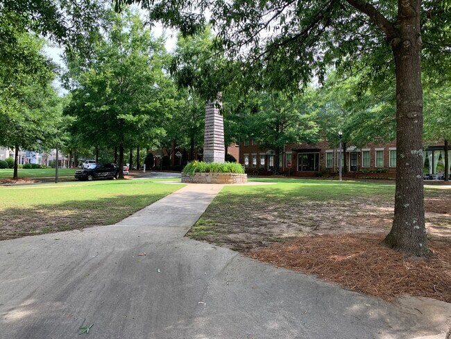Obelisk on the neighborhood square - 4155 Hunt St SW