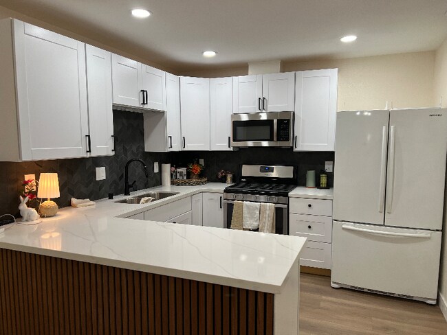 Foto del edificio - 1394 Pajaro Ave