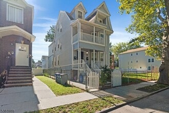 Building Photo - 66 N 15th St
