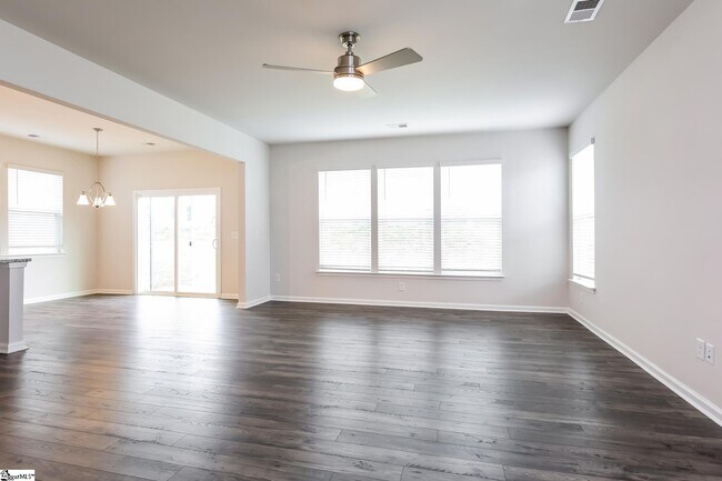 Building Photo - 119 Wild Lily Dr