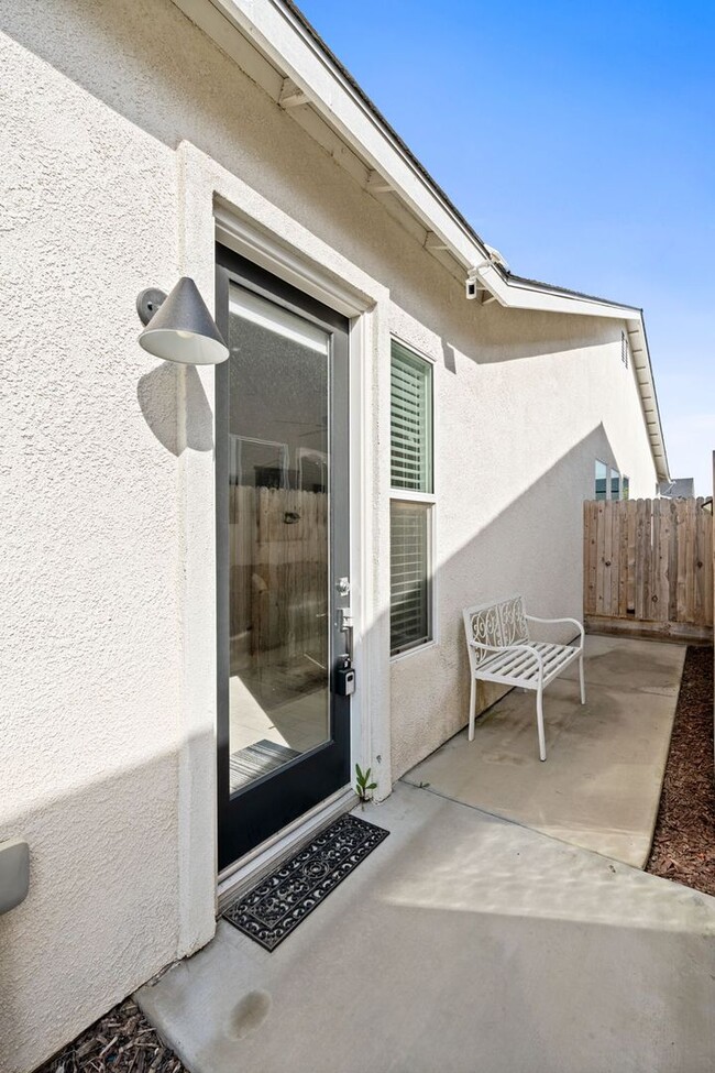 Foto del edificio - 336 E Tyler Ct