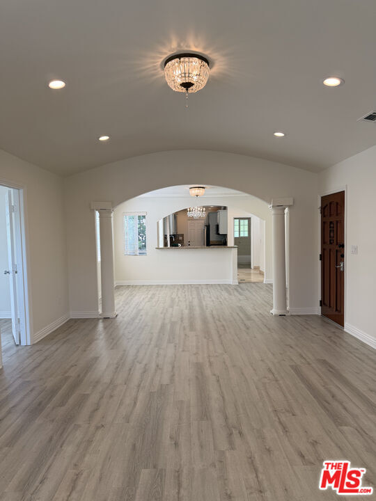 Foto del edificio - 153 N Hamilton Dr