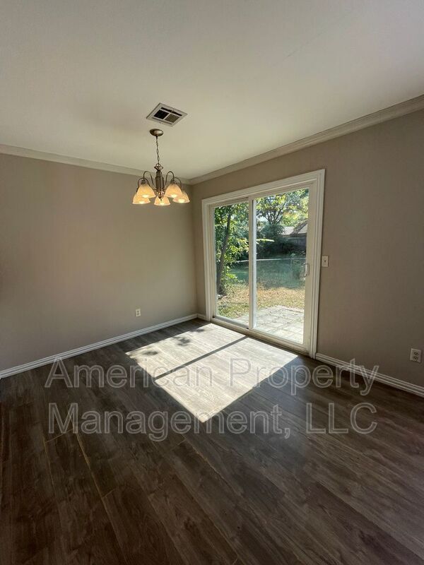 Foto del edificio - 1802 W 62nd St