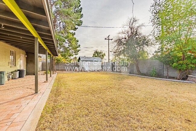 Foto del edificio - 5702 N 13th Pl