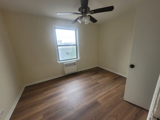 Building Photo - 4730 N Winthrop Ave