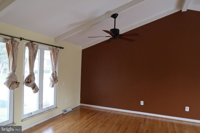 Foto del edificio - 5222 Hayledge Ct
