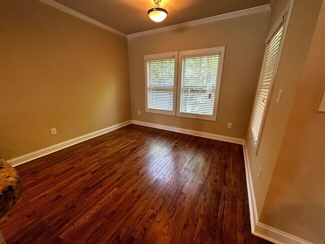 Foto del edificio - LEASING FOR AUGUST 2026! CALL TO SECURE YOUR SPOT TODAY!