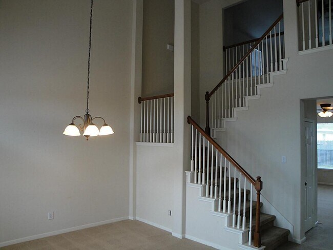 Foto del edificio - 16906 Shoal Park Dr