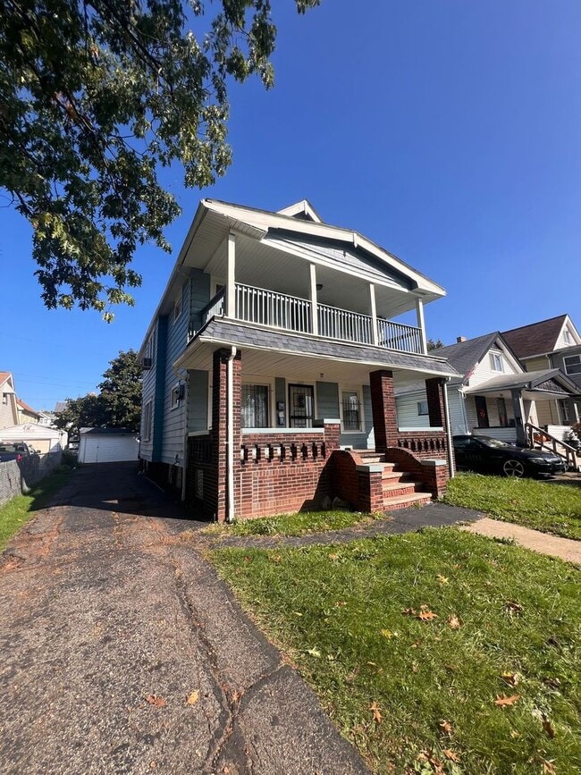 Building Photo - 11117 Melba Ave