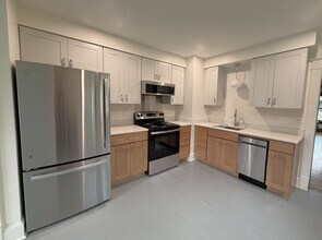 Building Photo - 35 Hazelwood Terrace