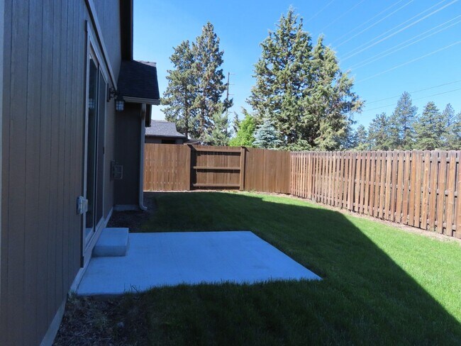 Building Photo - 61174 GEARY DRIVE, BEND OR 97702 - SOUTH D...