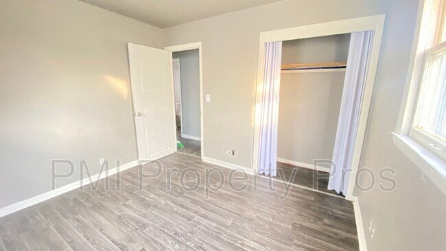 Foto del edificio - 1015 W Keefe Ave