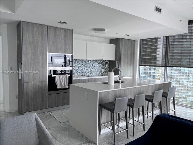 Foto del edificio - 2900 NE 7th Ave