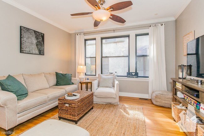 Building Photo - 2 br, 1 bath Apartment - 552 W Deming Pl 1