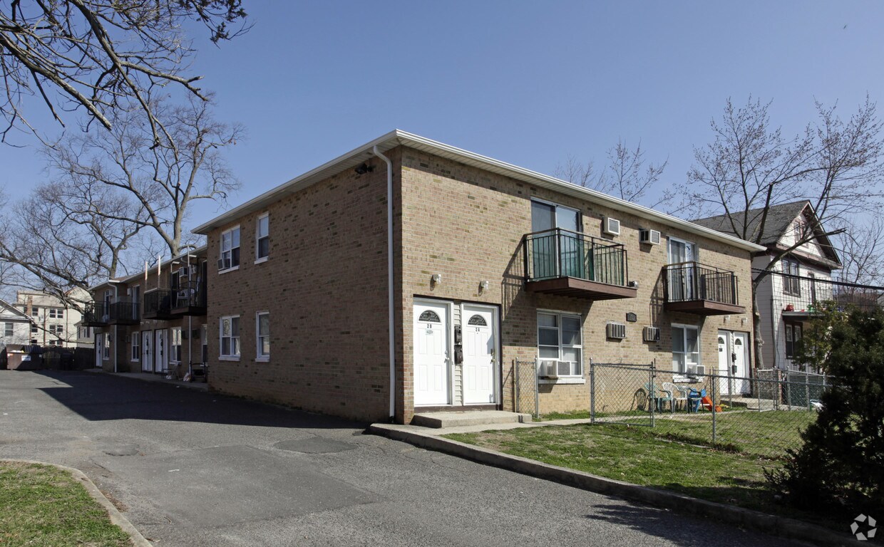 Primary Photo - 315 8th St