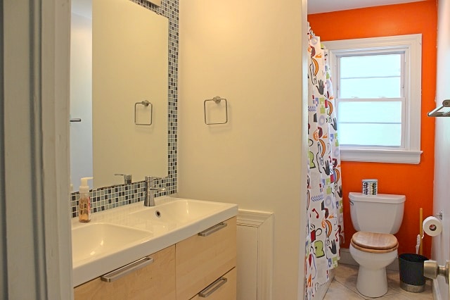 Building Photo - 3 bedroom home with basement near Downtown...