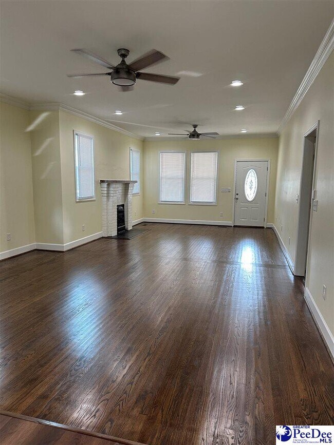 Foto del edificio - 203 S Franklin Dr