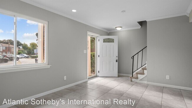 Foto del edificio - 3 br, 1.5 bath House - 839 Devonshire Ct