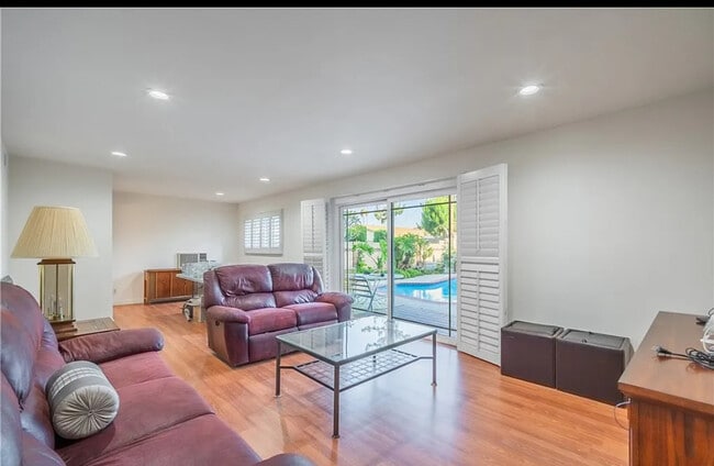 Foto del edificio - 14436 Shadybend Dr