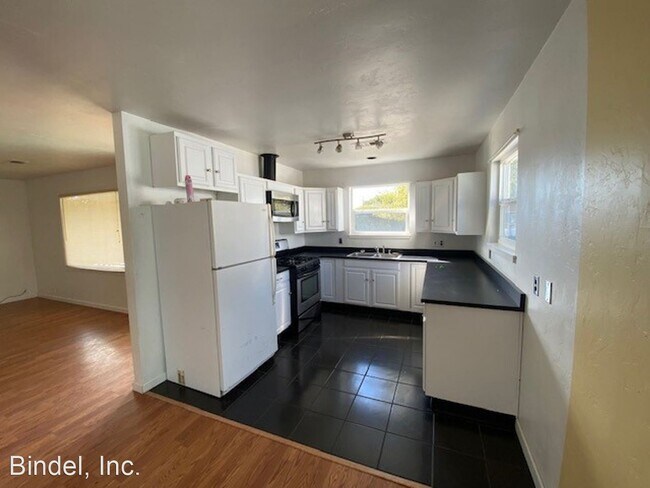Foto del edificio - 4 br, 2 bath House - 2240 Ross ST
