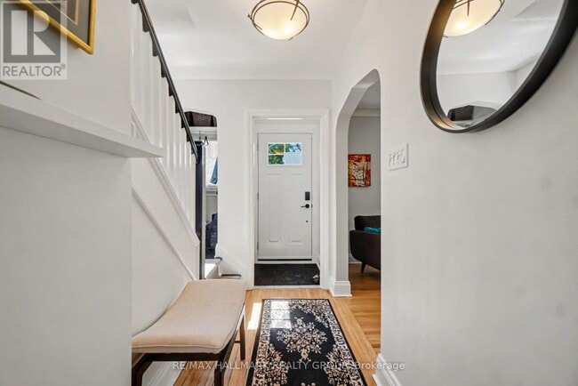 Building Photo - 407 Eden Ave