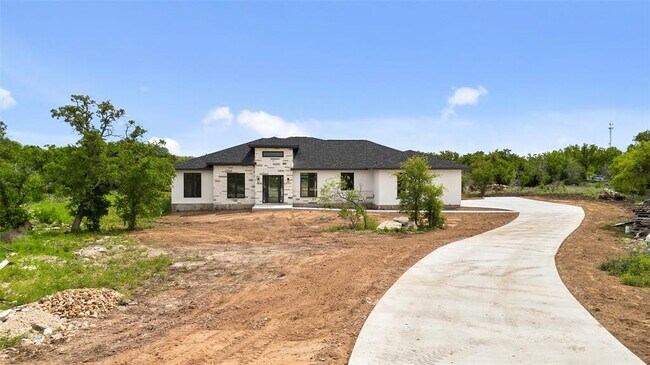 Building Photo - 333 Spicewood Trails Dr