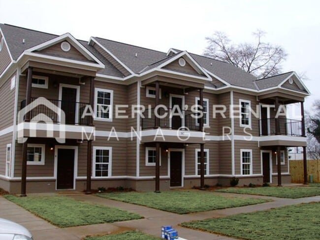 Foto del edificio - Townhome For Rent in Tuscaloosa!! Availabl...
