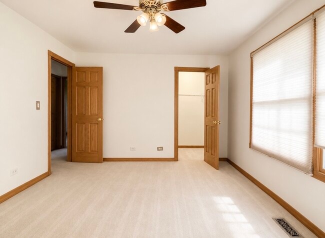 Building Photo - 935 Brower Dr