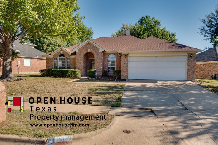 Foto principal - 6321 Pierce Arrow Dr, Arlington