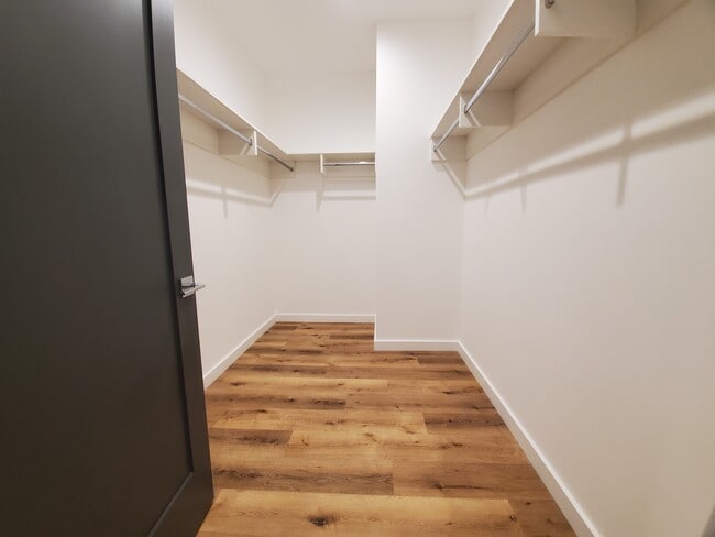 Foto del edificio - 5022 Whitsett Ave