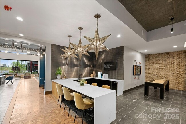 Building Photo - 110 Razades Wy