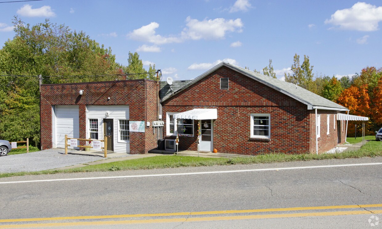 13021304 W Sunbury Rd, West Sunbury, PA 16061 Apartments in West