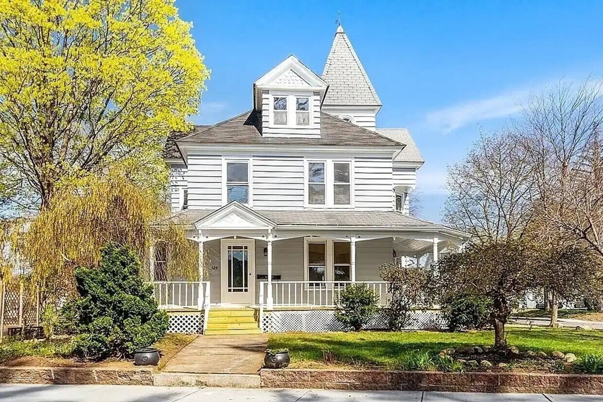 Foto principal - 129 Union St