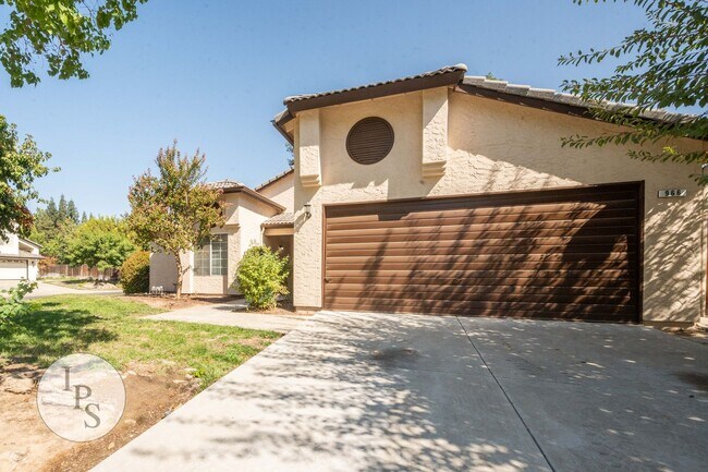 Foto del edificio - North Fresno Home in CUSD, 3BR/2BA, Beautiful Updates - Lots of Amenities!