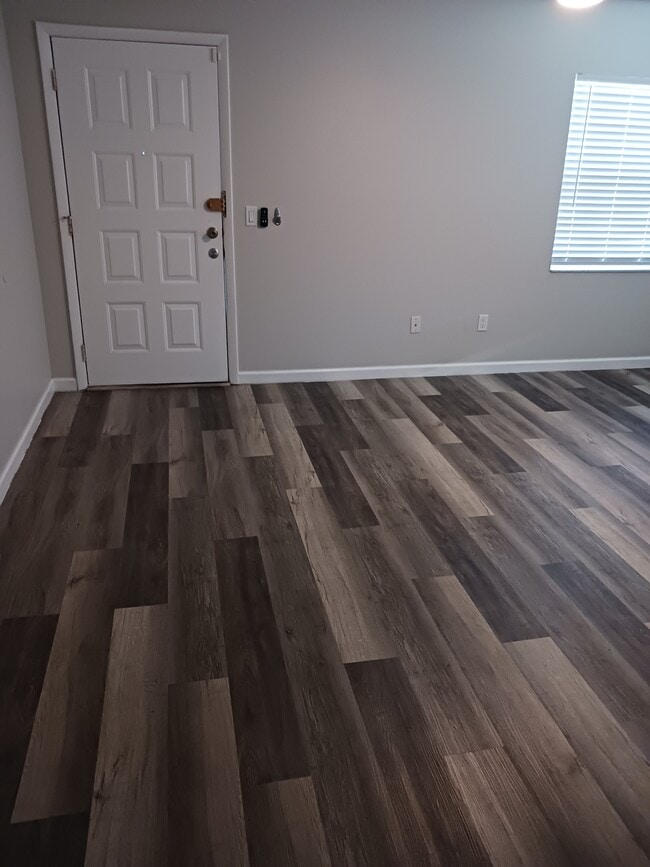 Building Photo - 4932 W Gandy Blvd