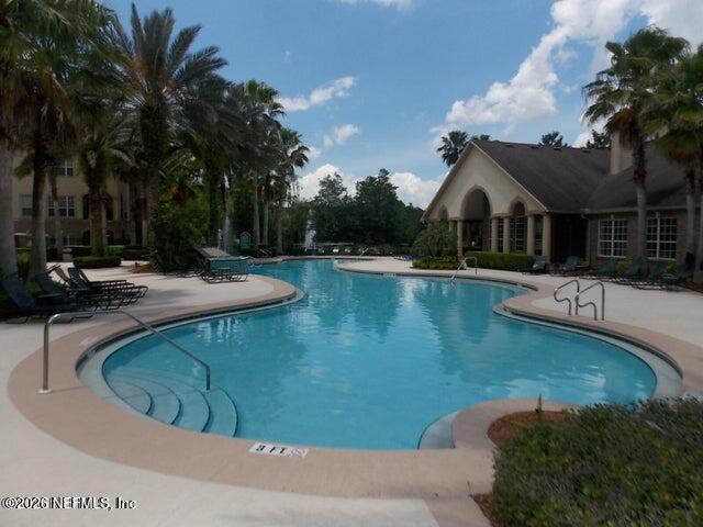 Foto del edificio - 7800 Point Meadows Dr
