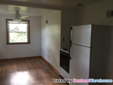 Building Photo - W165S7413 Bellview Dr
