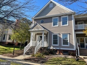 Building Photo - 480 Braceland Dr