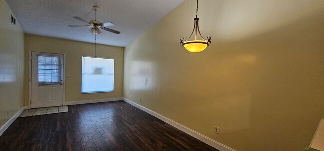 Building Photo - Beautiful Villa in Kissimmee