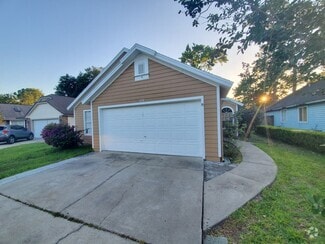 Building Photo - 129 Edgewater Cir