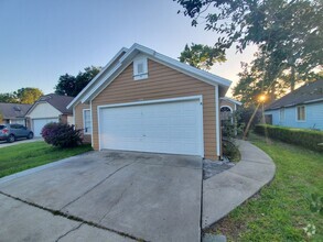 Building Photo - 129 Edgewater Cir