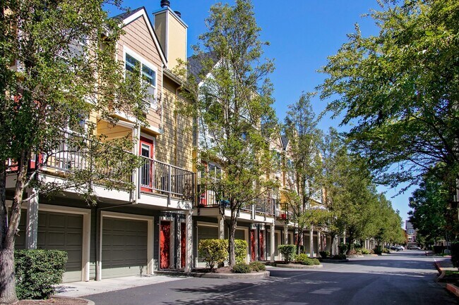 Foto del edificio - Luxurious 3 Bedroom Townhouse Style Condo ...