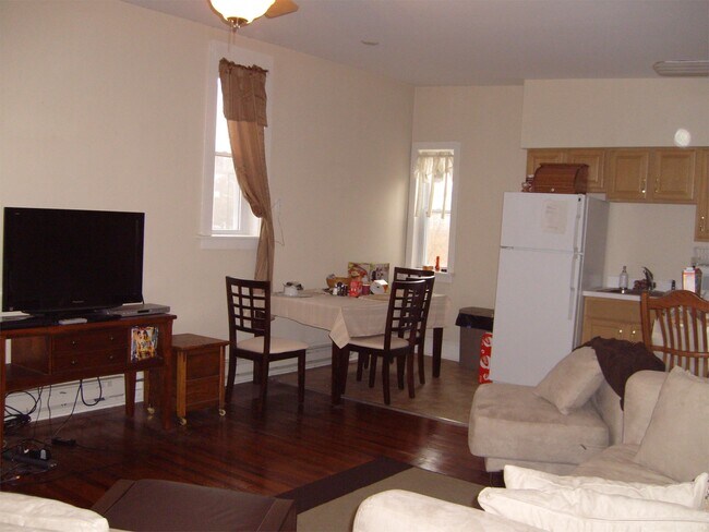 Foto del edificio - 6 E King St